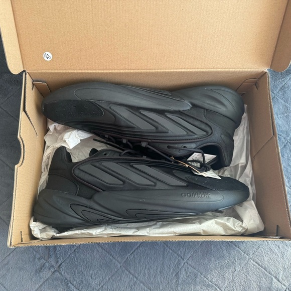 ADIDAS ORIGINALS OZELIA MEN SIZE 13 .ALL BLACK. BRAND NEW IN THE BOX. - Picture 2 of 4